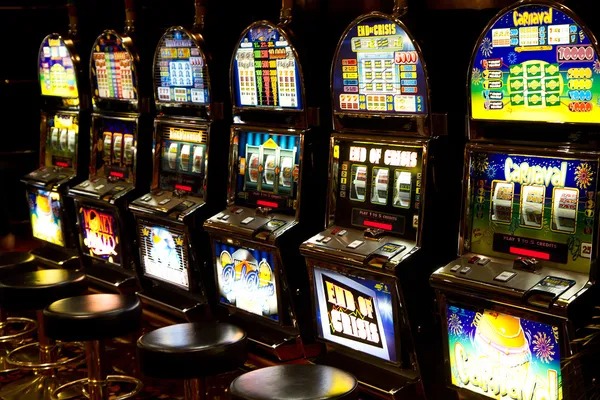 slot711 mobile screen showing Total Goals football markets beside live casino navigation